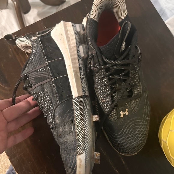 Under Armour Hovr Men’s Baseball Cleats. Sz 12. Metal And Molded Spikes. EUC - Picture 3 of 8